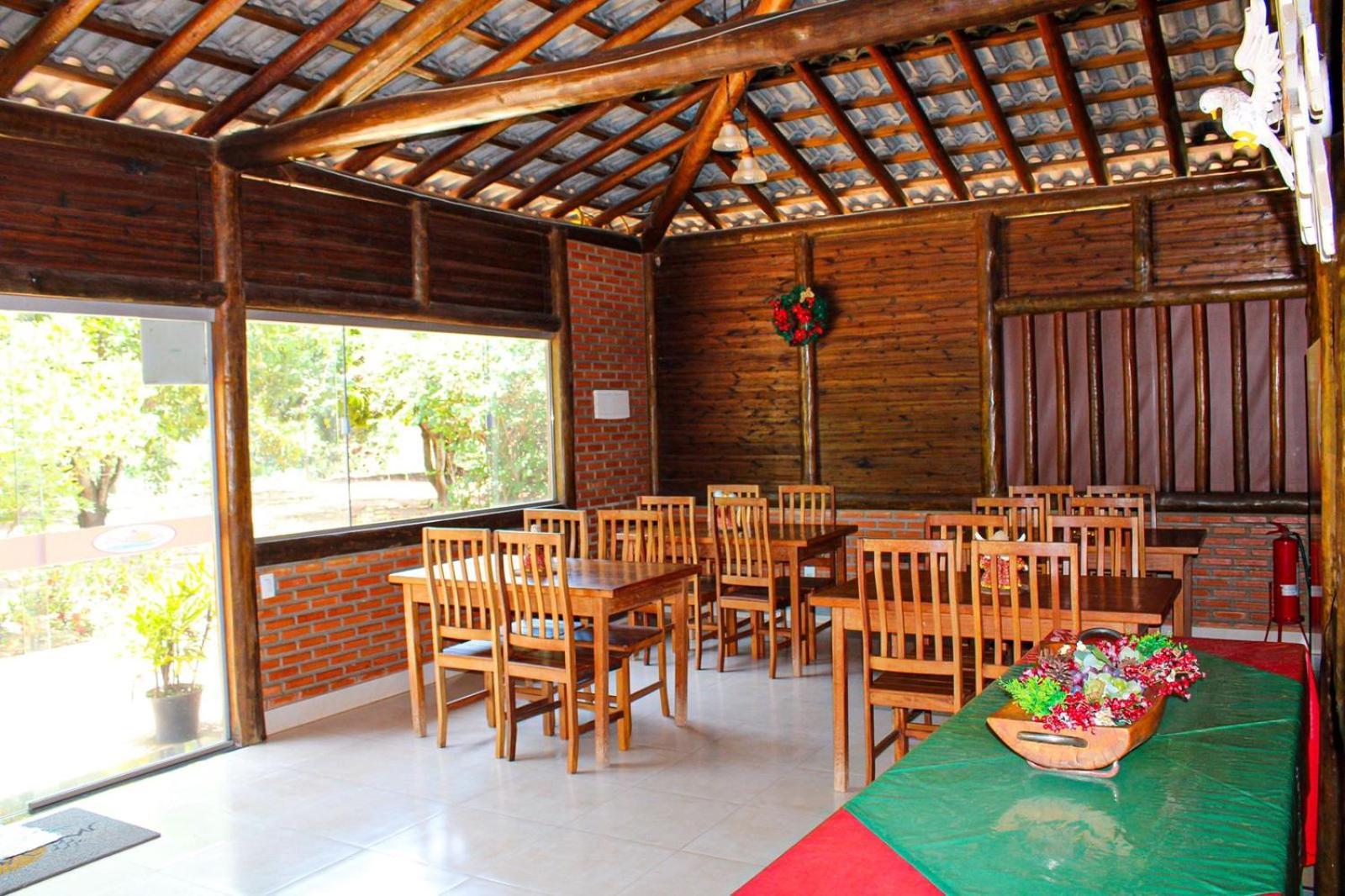 Mantilla Lodge *